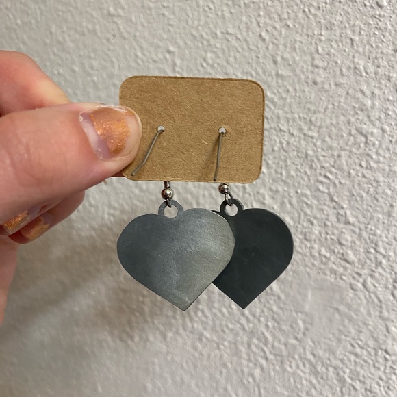 UGA Silver Heart Earrings - NWOT - Picture 3 of 4